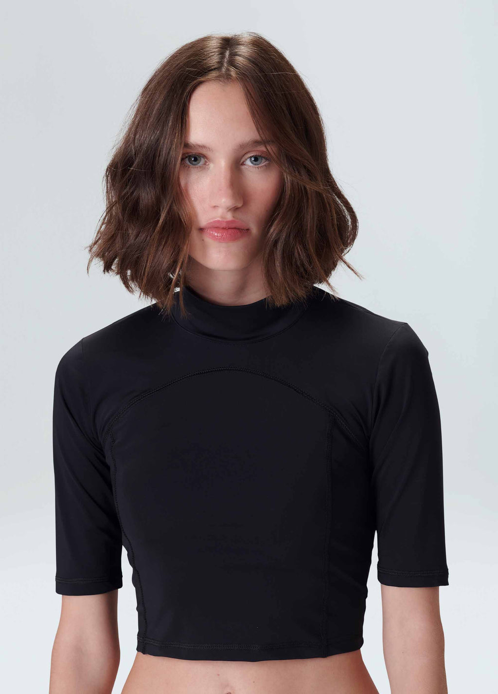 BLUSA FIT RECORTES