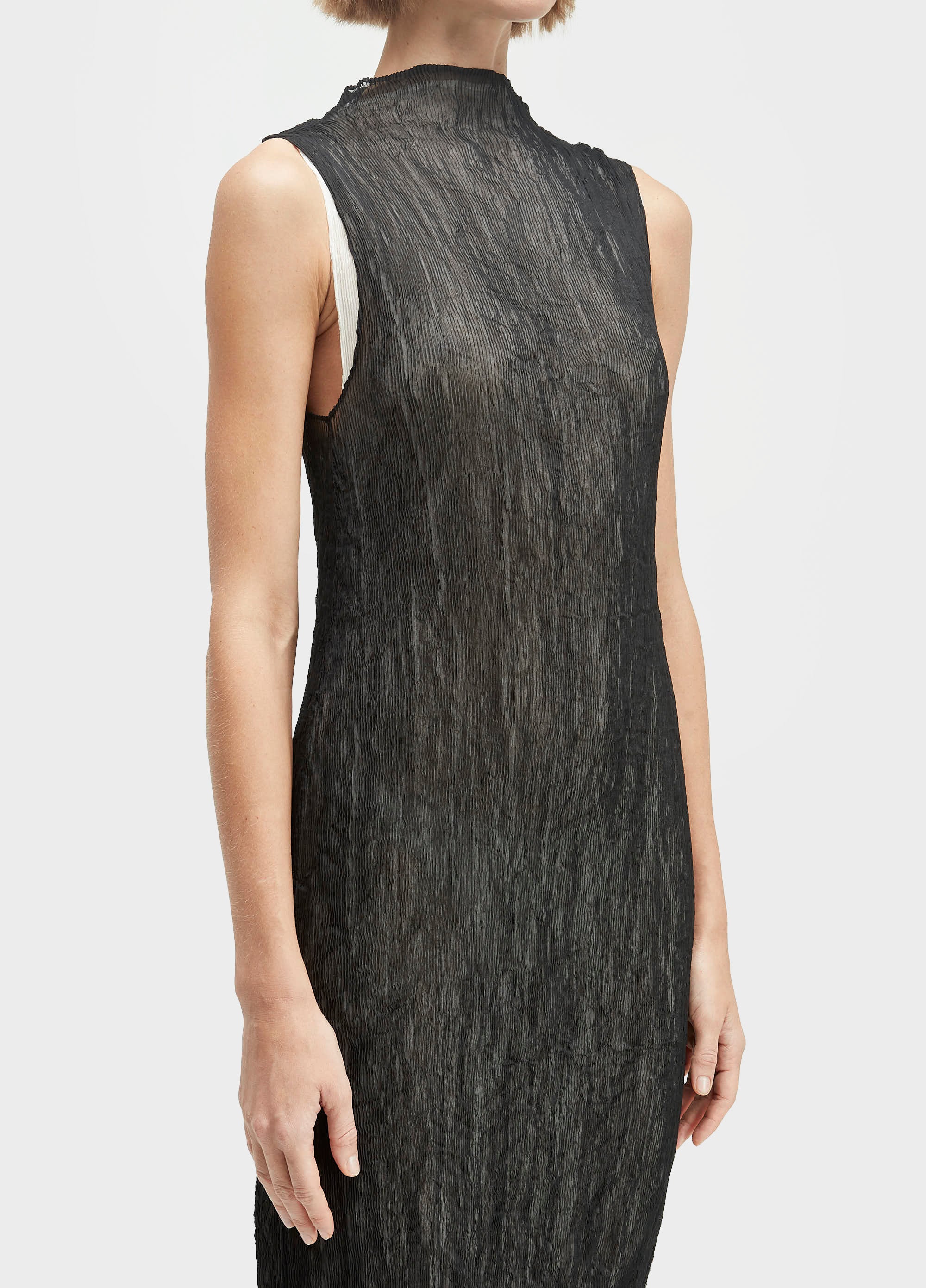 VESTIDO SLEEVELESS PLISSÊ DUO