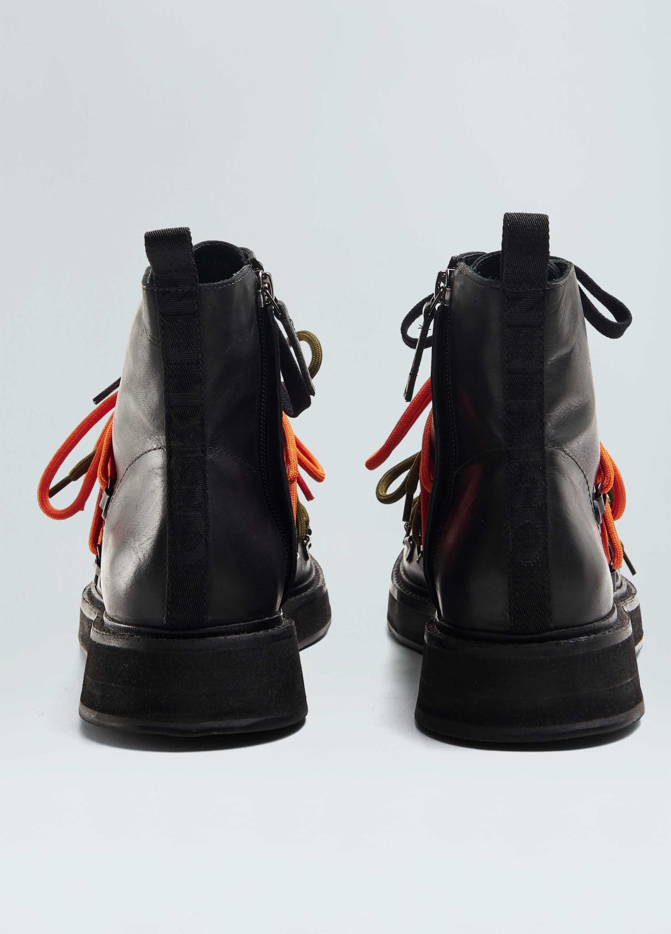 COTURNO COURO LACES