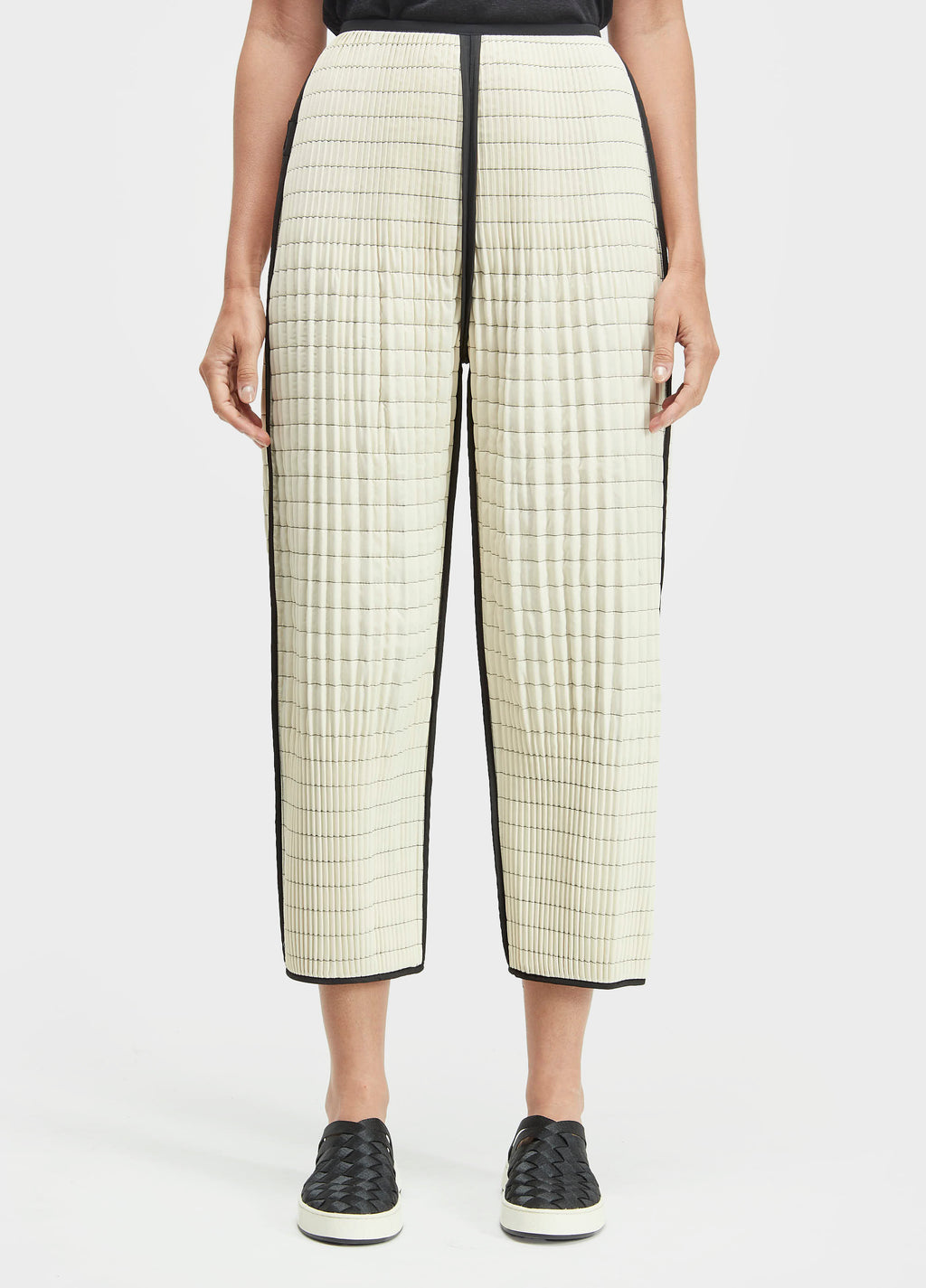 CALCA OVER PLISSE MATELASSE DOUBLE OFF-WHITE/PRETO