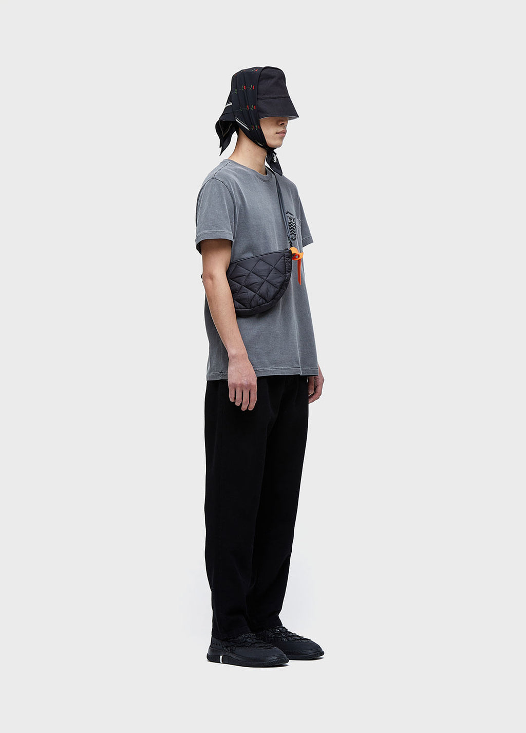 T-SHIRT BOLSO BRASÃO MC