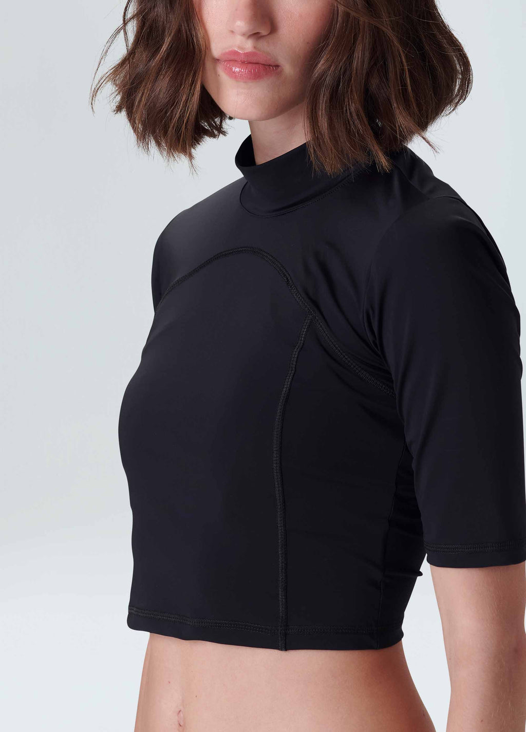 BLUSA FIT RECORTES