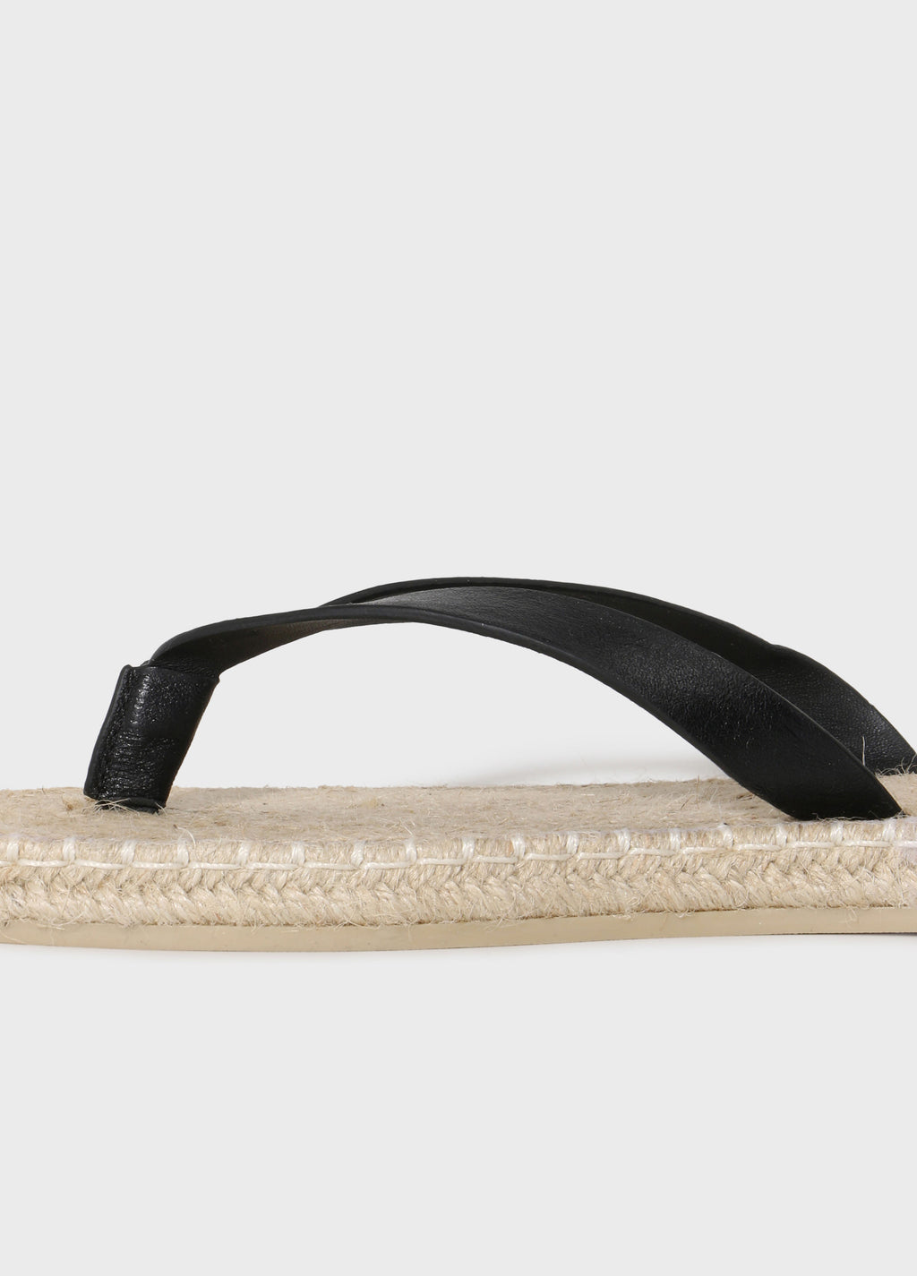 SANDÁLIA FLAT CORDA COURO EBASICS