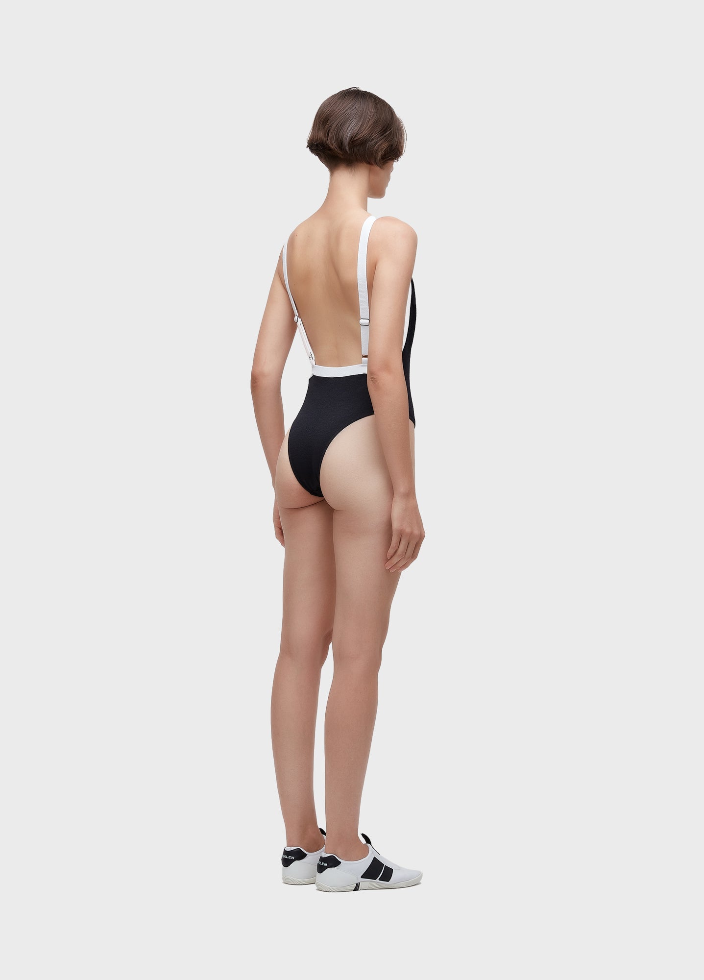 MAIÔ DECOTE RETO CRISP BICOLOR