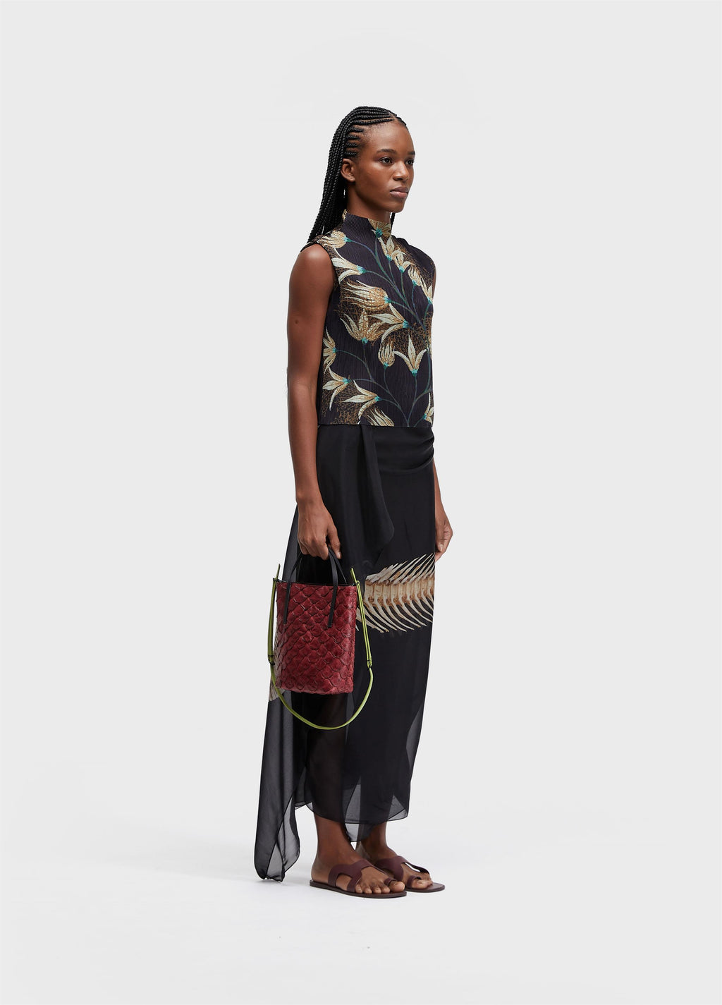 BLUSA SLEEVELESS PLISSÊ FLORAL TRAMA