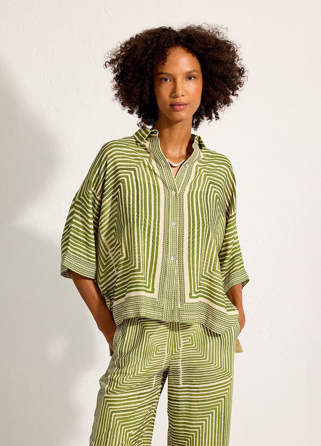 CAMISA AMPLA MANGA CURTA