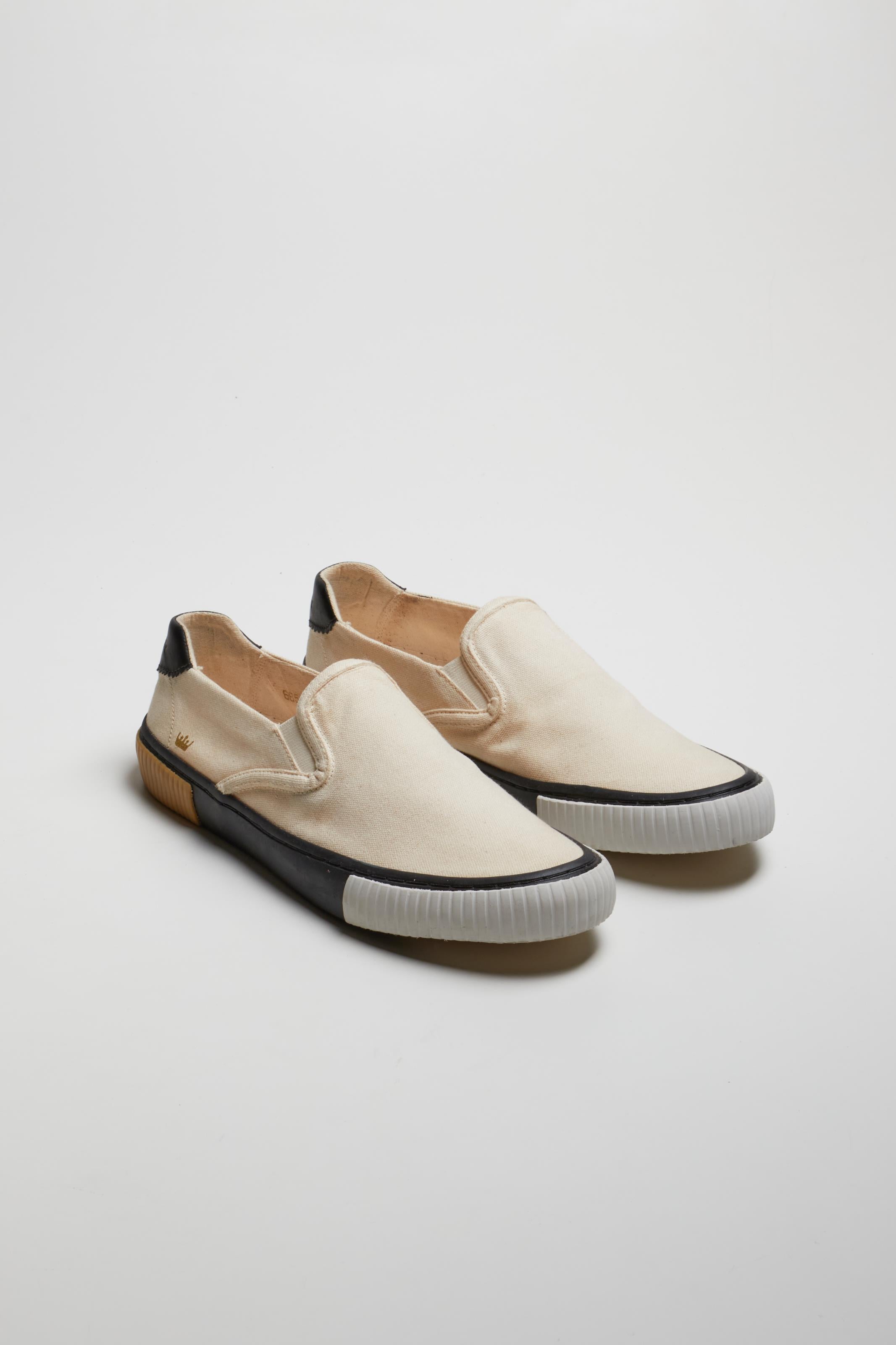 TÊNIS CANVAS SLIP ON TRIPLE SOLE M