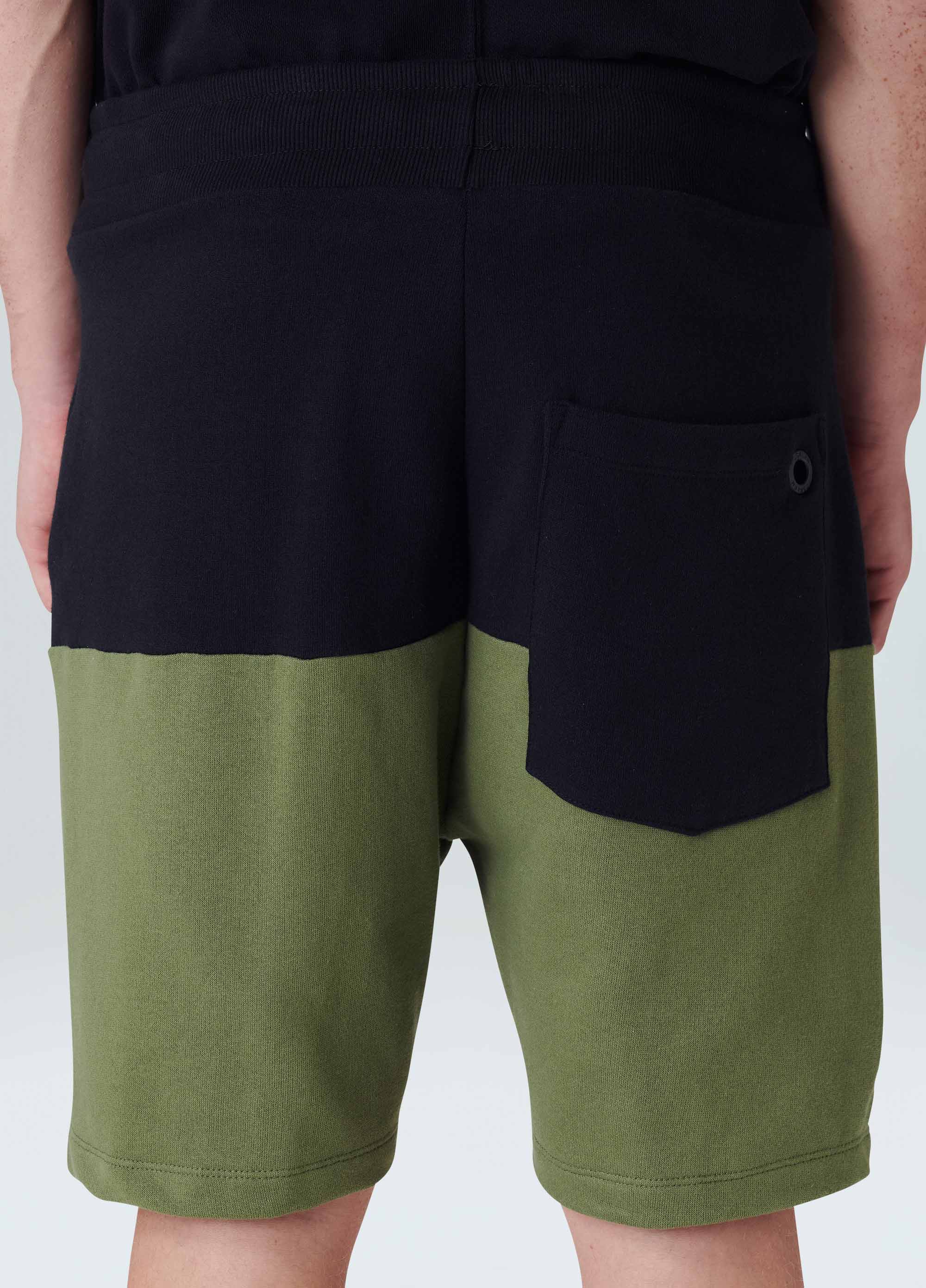 BERMUDA CASUAL MASC BICOLOR PRETO/VERDE PALMEIRA