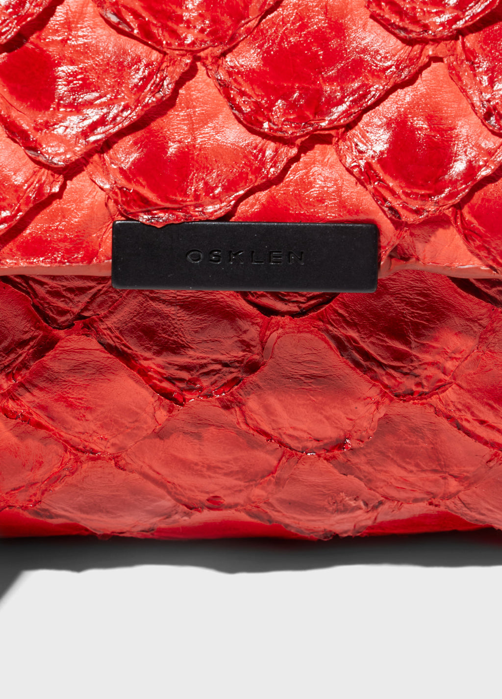 PIRARUCU FLAP SHOULDER BAG VERMELHO URUCUM/PRETO