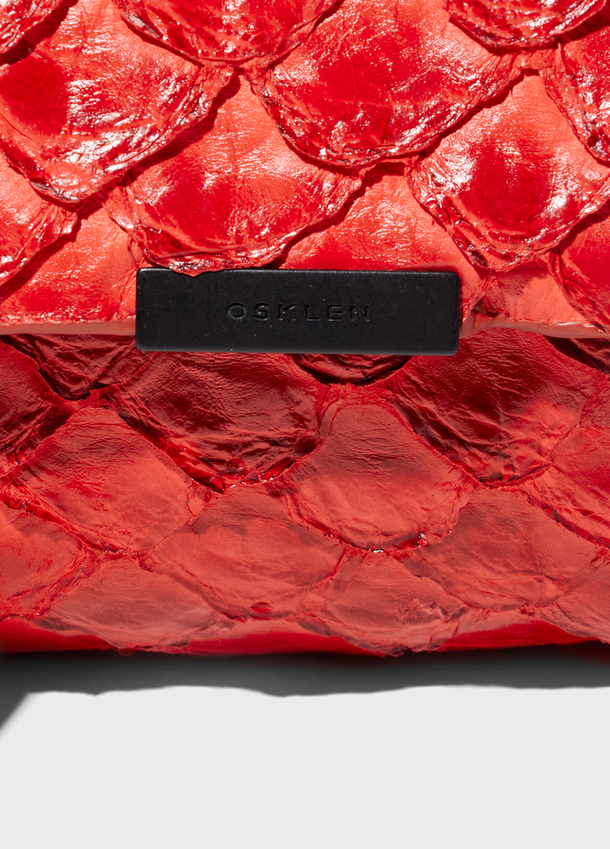 PIRARUCU FLAP SHOULDER BAG VERMELHO URUCUM/PRETO